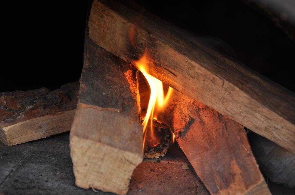 Kaminholz für Ofen, Grill oder Feuerschale